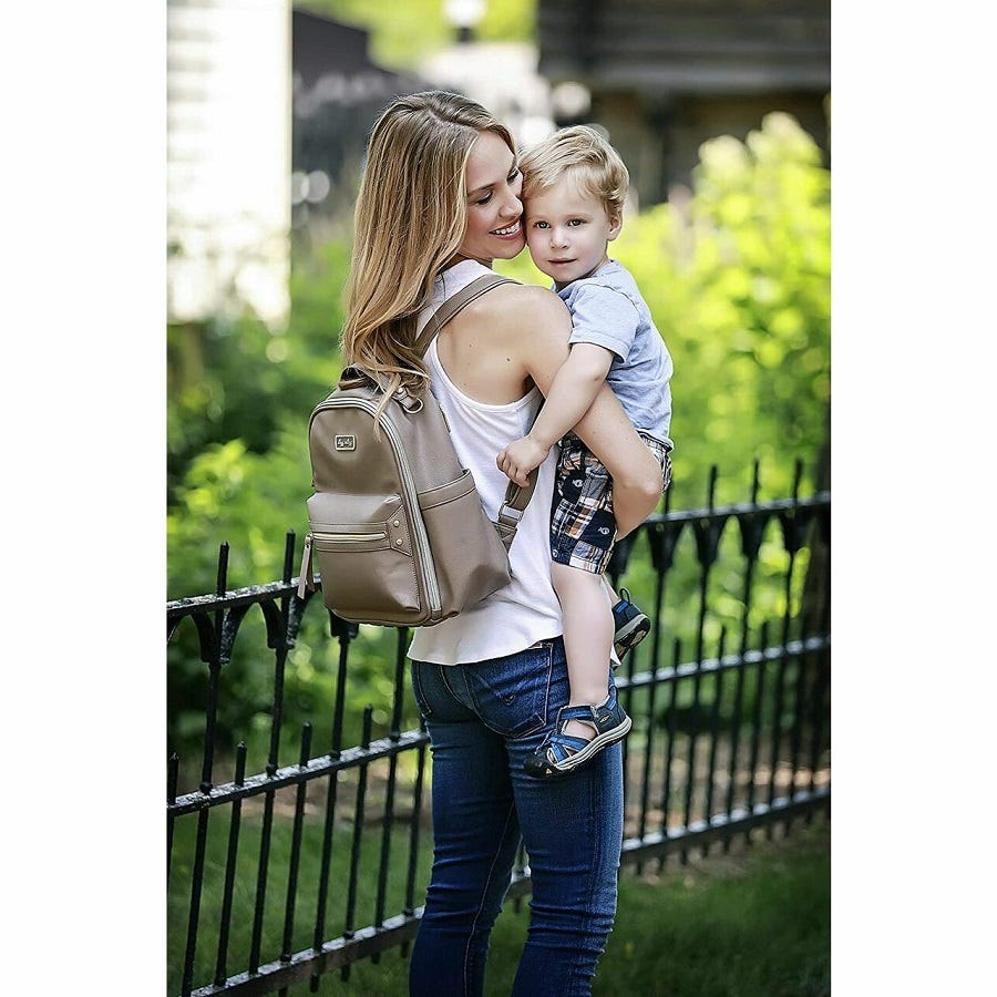 Mochila/Pañalera Taupe Itzy Ritzy