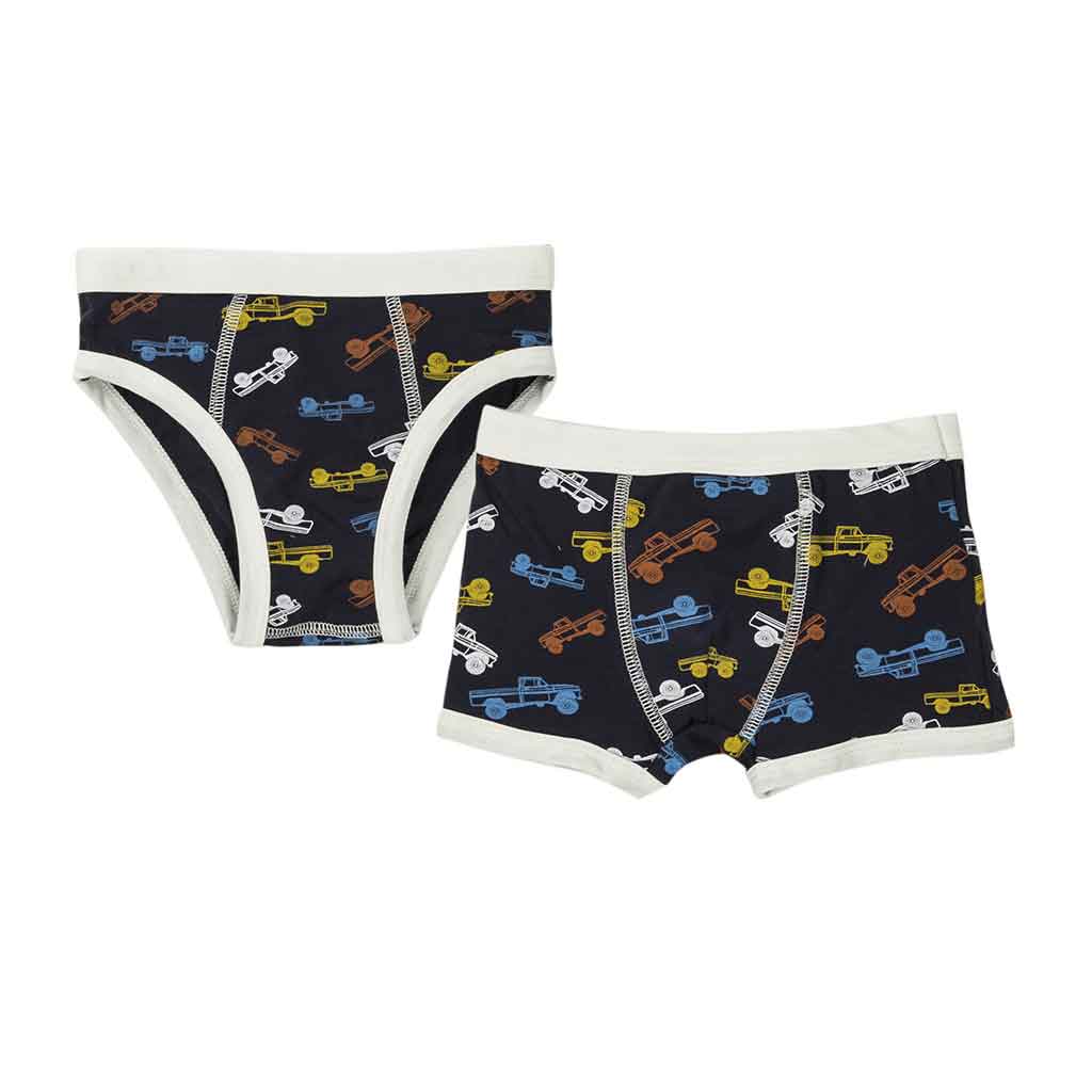 Calzoncillo Y Bóxer Negro Con Diseños De Carros De Niño Talla 5