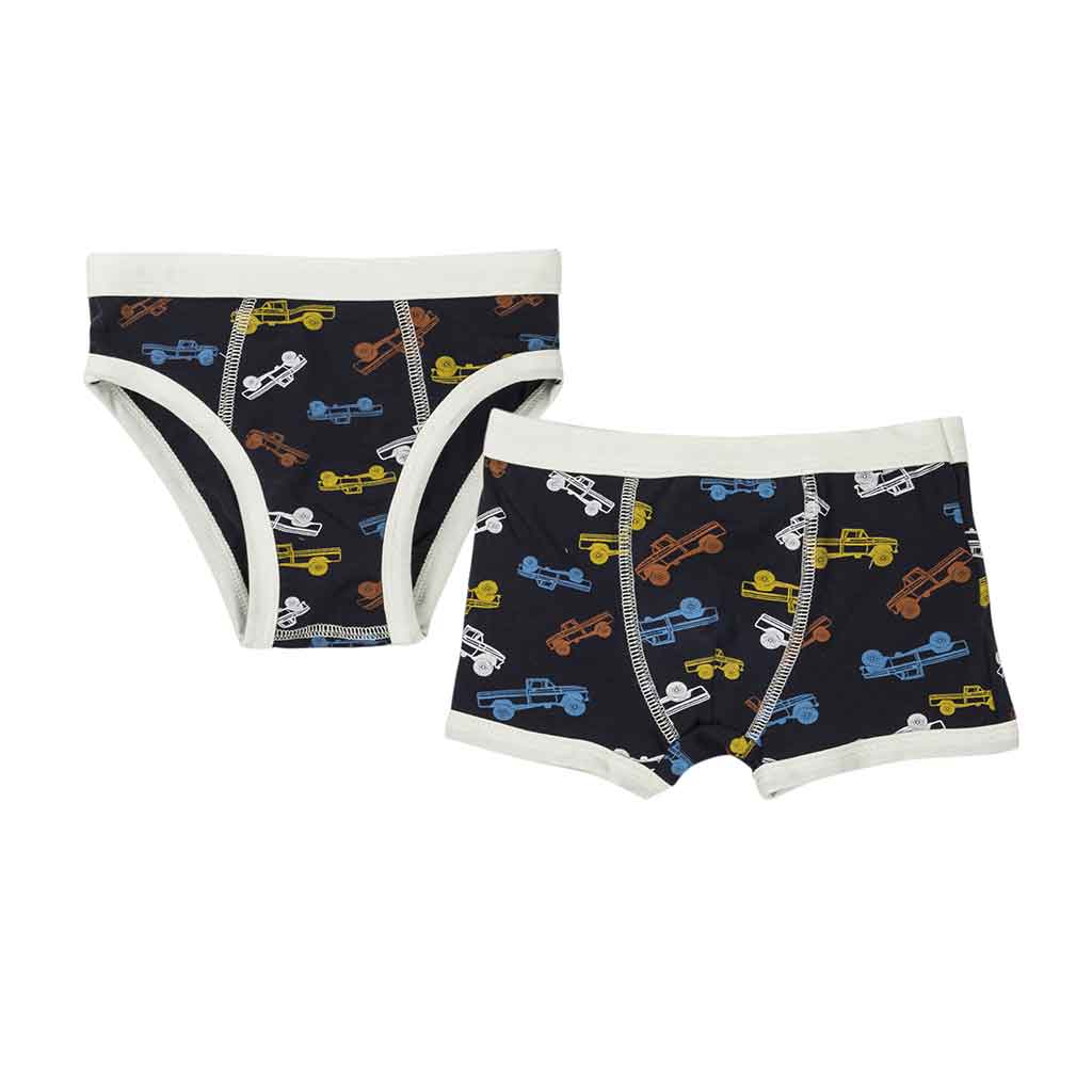 Calzoncillo Y Bóxer Negro Con Diseños De Carros De Niño Talla 3