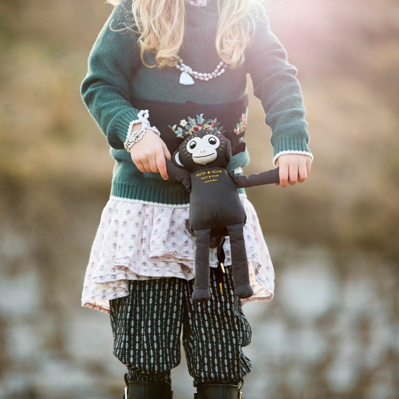 Peluche Snuggle Playful Pepe Elodie Details